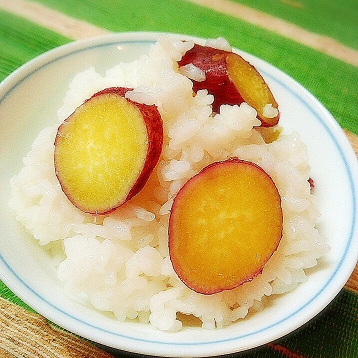 切って炊くだけ★さつまいもご飯